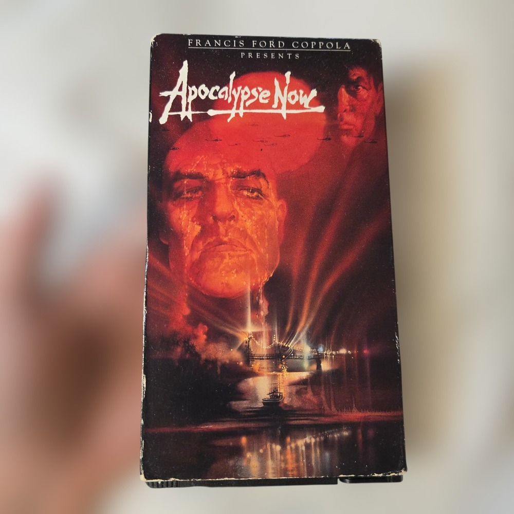 VTG 1992  Apocalypse Now Paramount VHS Tape Movie Marlon Brando Martin Sheen USA